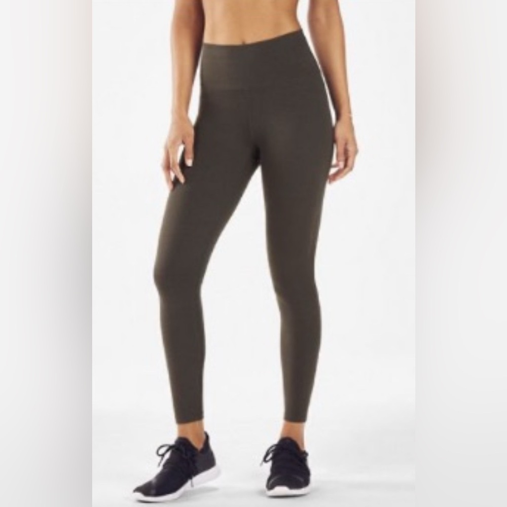 Fabletics High-waisted 7/8 length leggings